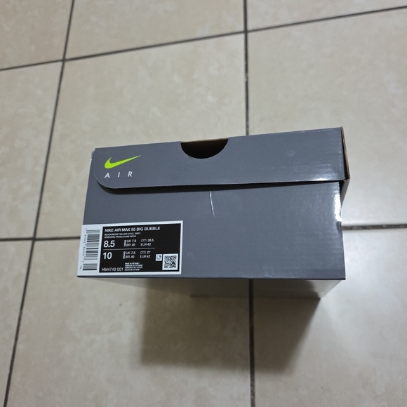 Empty Shoe Box - Picture 3 of 7